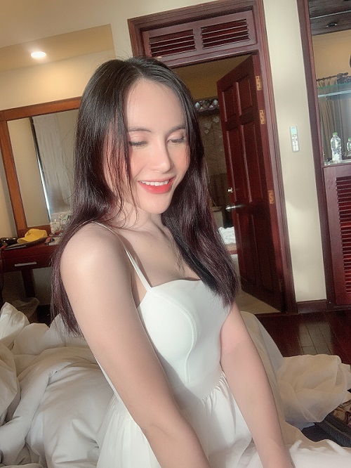 Vẻ đẹp duyên dáng của hotgirl