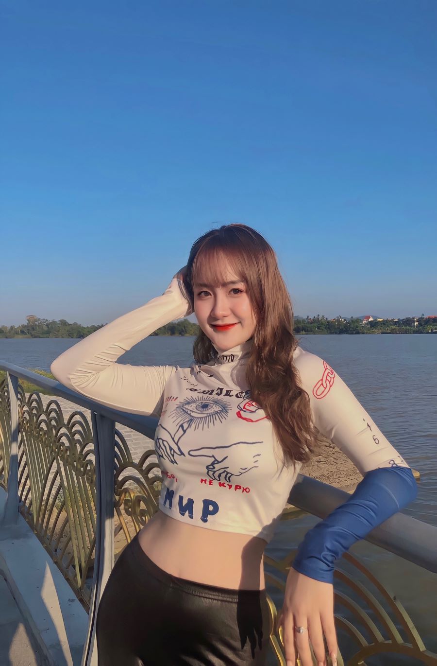 Hotgirl Phương Nhi cực kì xinh đẹp và năng động