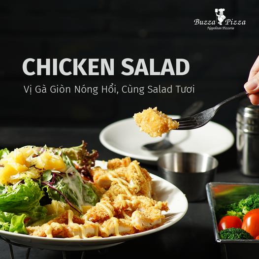 Salad Gà chiên giòn với rau củ bổ dưỡng cùng gà chiên mềm đậm vị