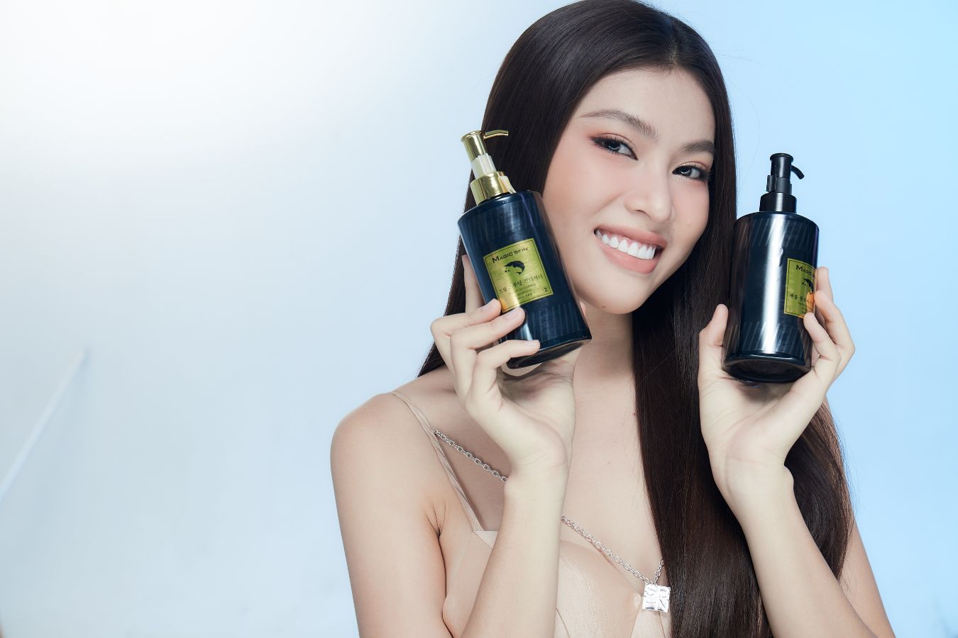 Á hậu Ngọc Thảo cũng quyết định lựa chọn sản phẩm nhà Magic Skin và xem đó là “chân ái” của mái tóc cô nàng